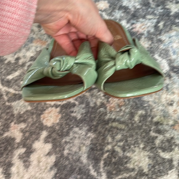 Leather slip on knot detail sandals - Picture 4 of 7